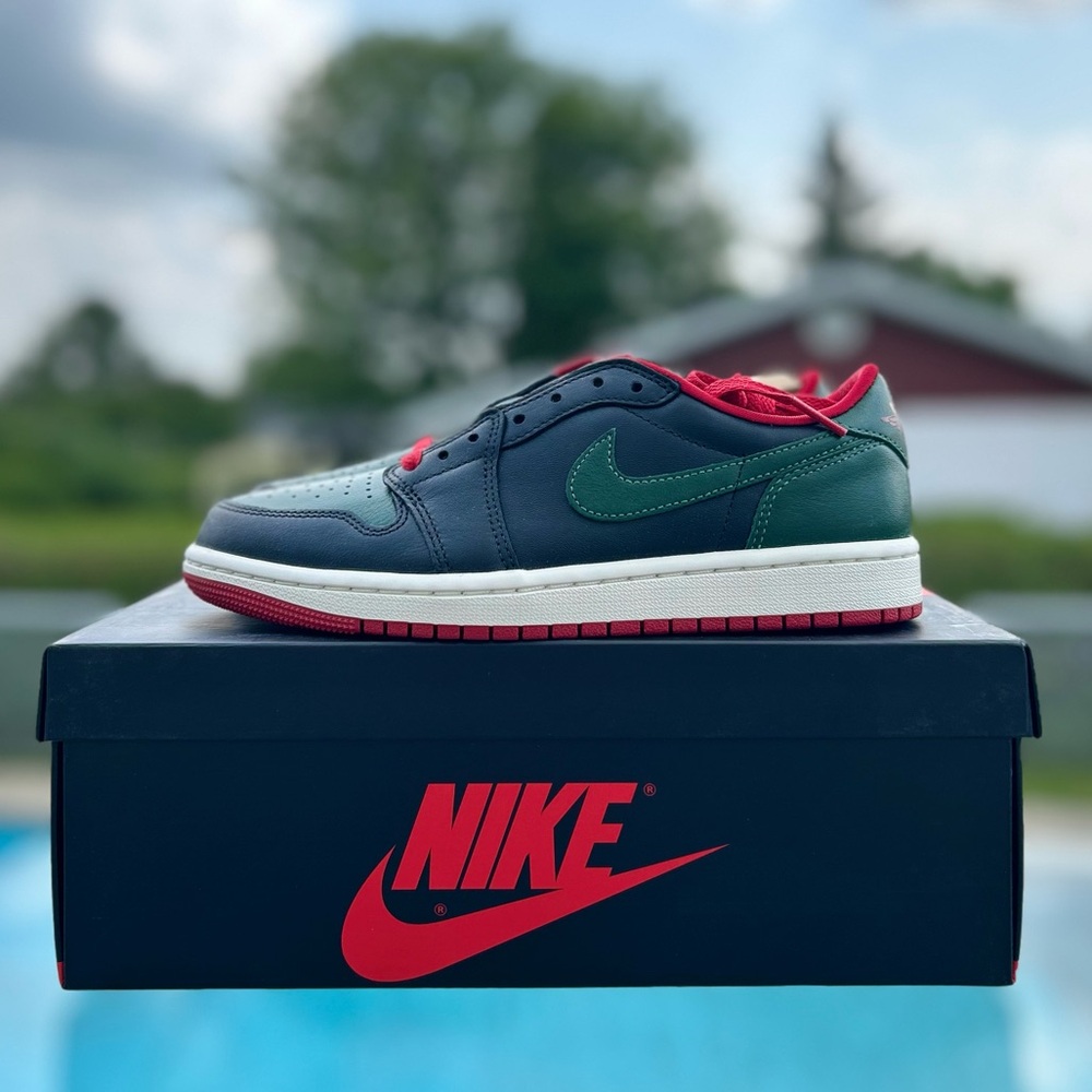 Air Jordan 1 Low OG “Black / Gorge Green” – Code CZ0775-036 – Women’s Brand New